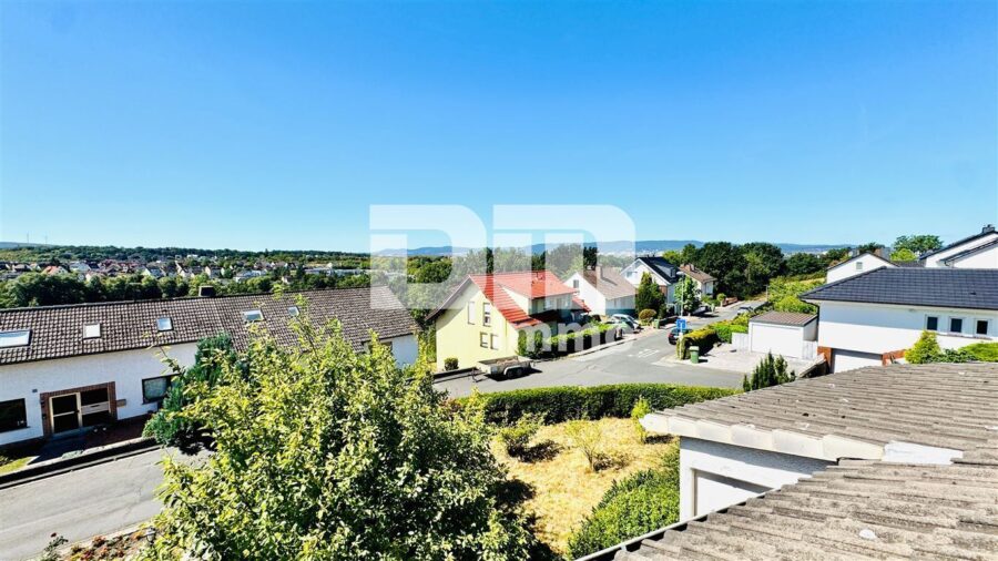 Gepflegte Doppelhaushälfte am Rüsteberg mit Panoramablick über Kassel mit Garten und Stellplatz - Panoramablick / Herkulesblick vom Dachstudio